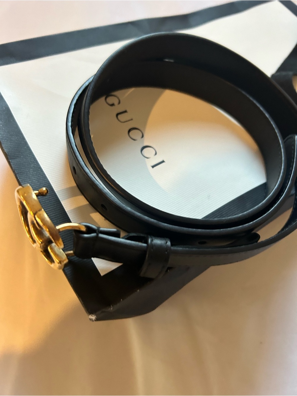 Gucci Black Leather Strap Belt with Subtle Gold Accents - Picture 5 of 6